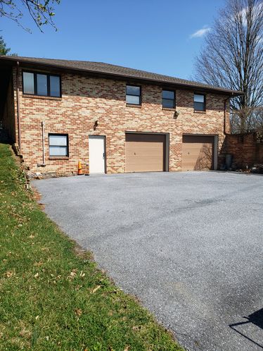Coventry Center: 550 Coventry Dr, Mechanicsburg, PA 17055